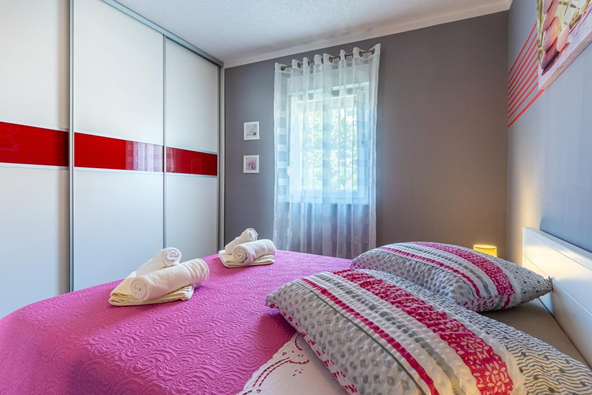 Apartman Laura เซรส ภายนอก รูปภาพ