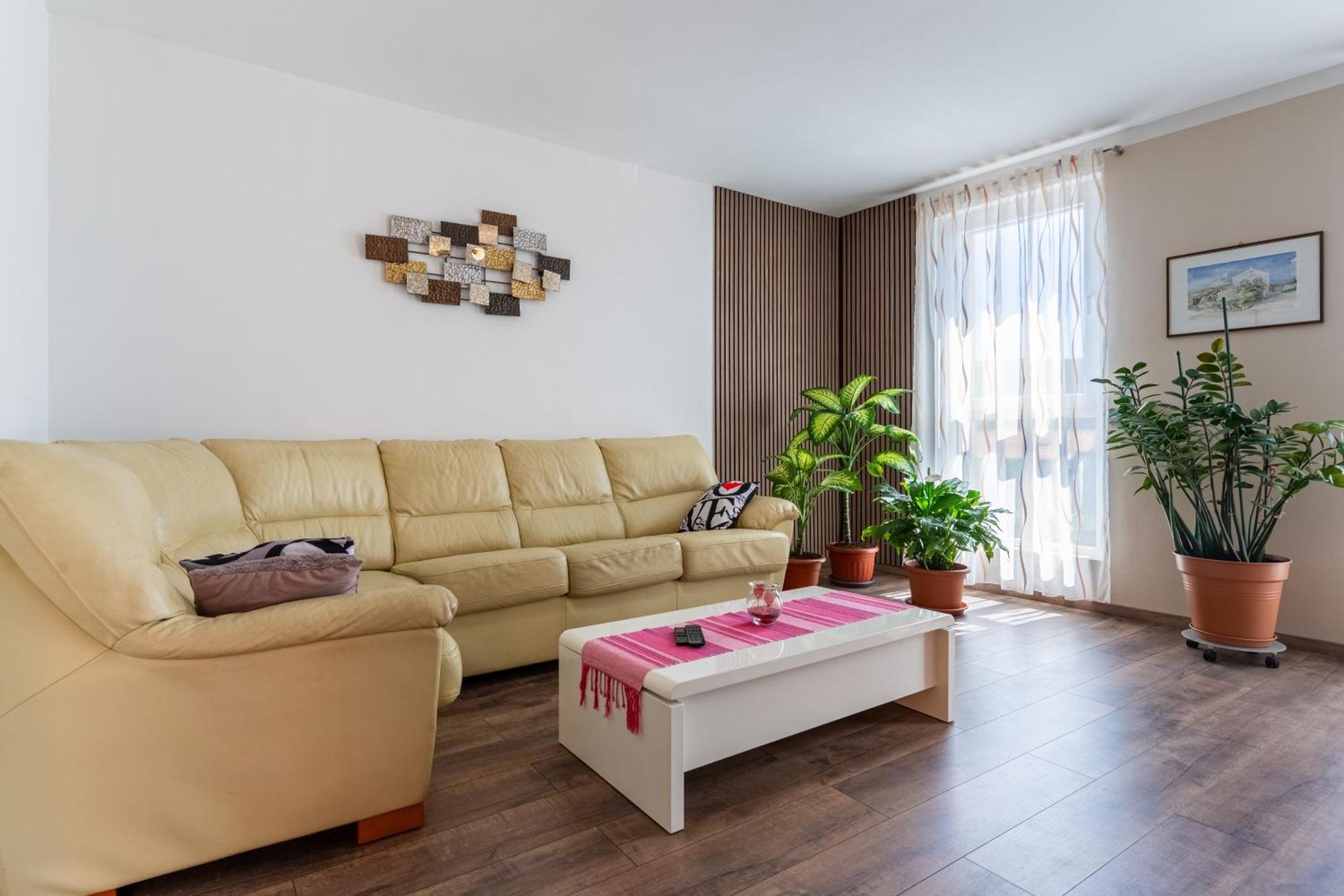 Apartman Laura เซรส ภายนอก รูปภาพ